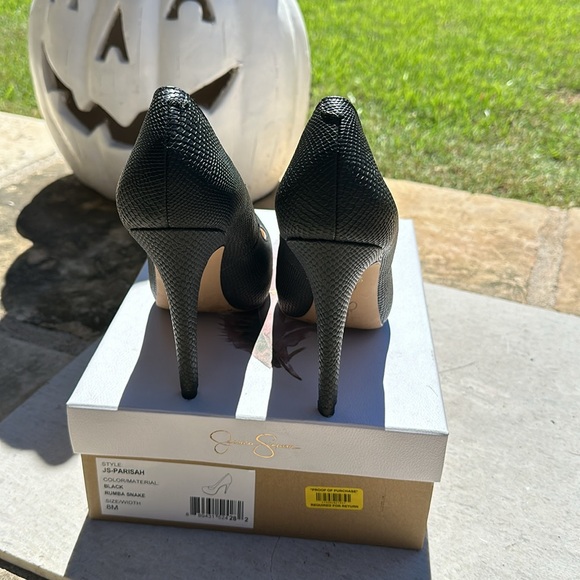 Jessica Simpson- Faux Snake 4.75 Hidden Platform Heel-Size 8 - Picture 2 of 7